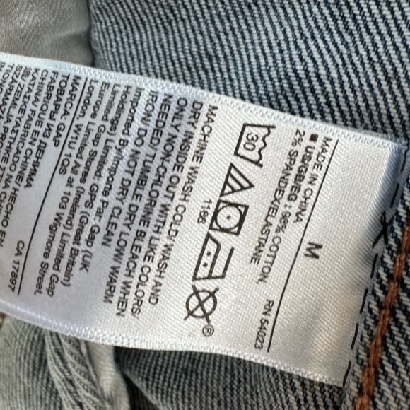 Gap Denim Jacket with Inscription for Essential Body-wear bra rep size medium - Picture 5 of 6